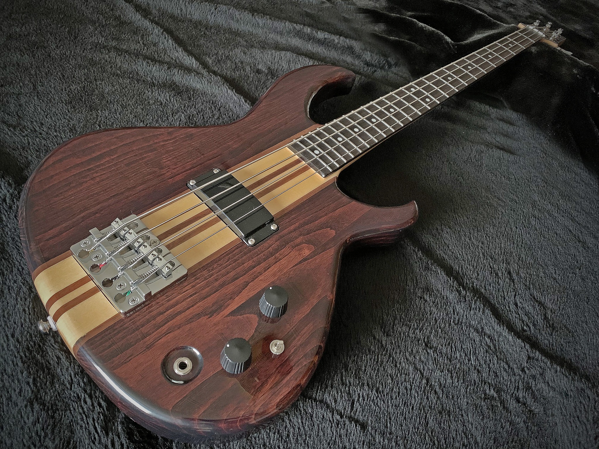 Aria Sb-700 Bass Walnut
